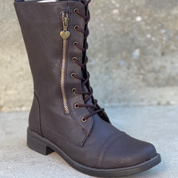 Boots - Picture 3 of 5